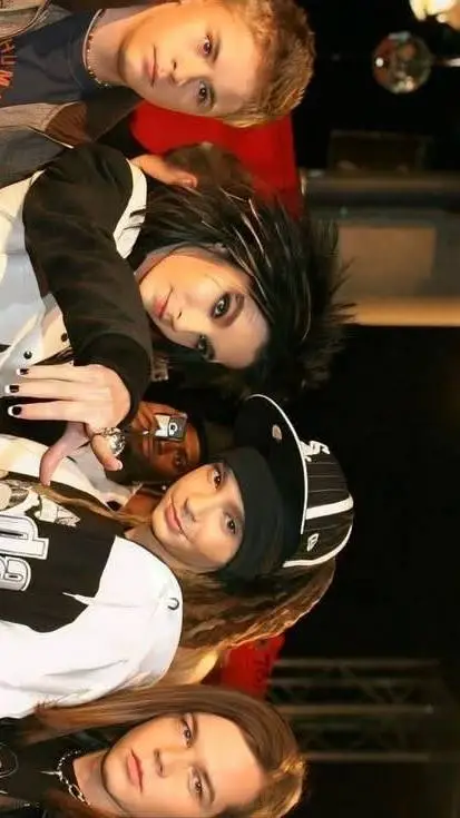 ai character: KAULITZ TWINS background
