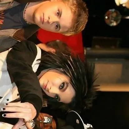 chat with ai character: KAULITZ TWINS
