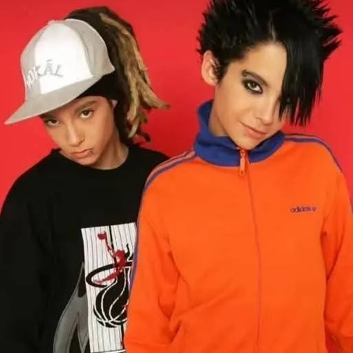chat with ai character: Kaulitz Twins