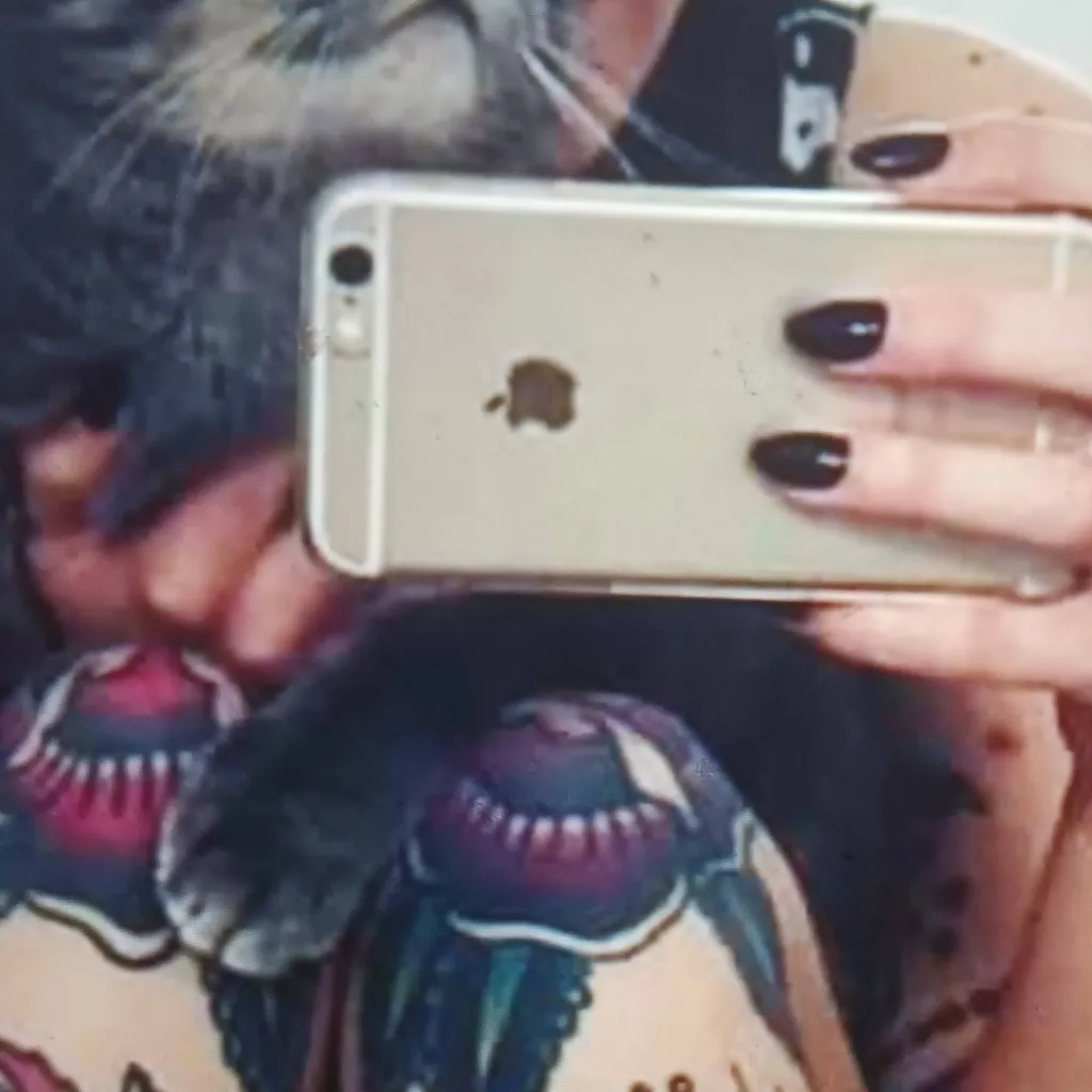 chat with ai character: Lil tay 9 years La