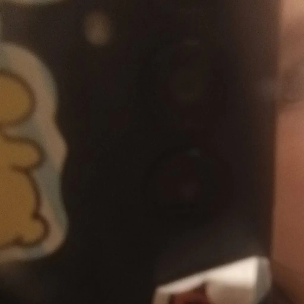 chat with ai character: elliott 