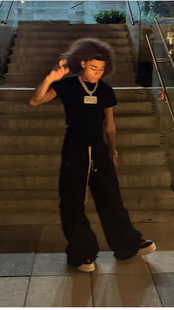 ai character: DD osama background