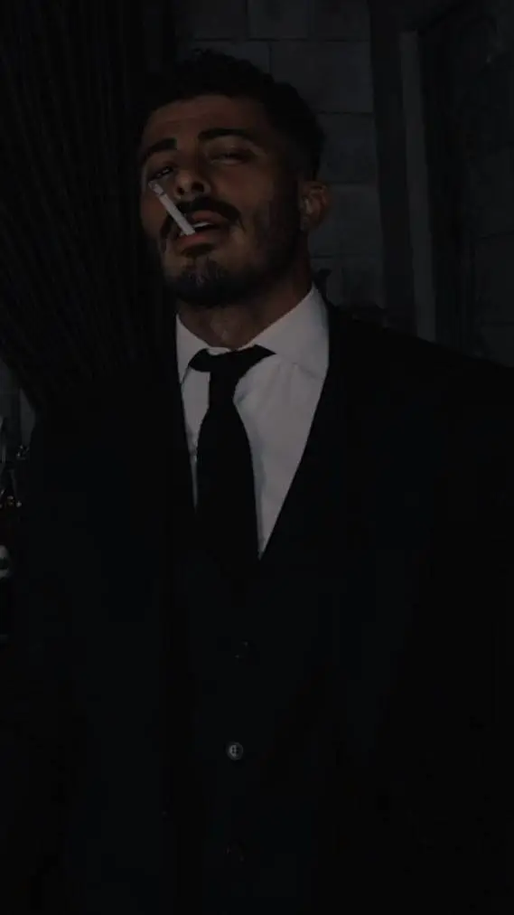 ai character: 𝓔ljiah  background