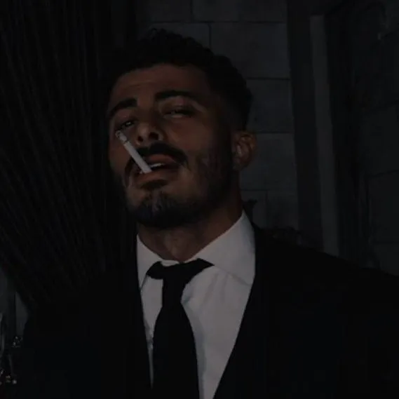 chat with ai character: 𝓔ljiah 