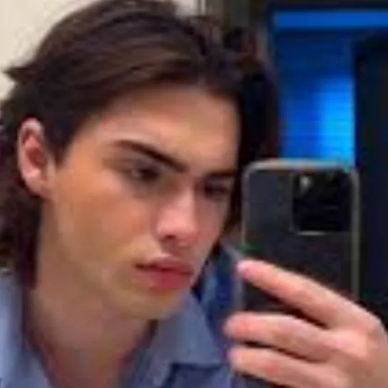 chat with ai character: Joshua colley