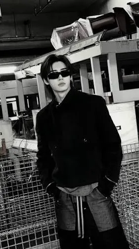 ai character: SUNGHOON🖤 background