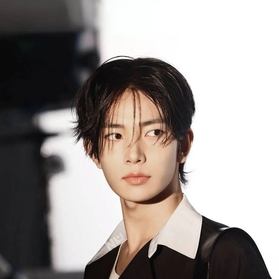 chat with ai character: Heeseung x yunah