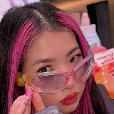 chat with ai character: Roblox family 