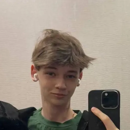 chat with ai character: Mishana