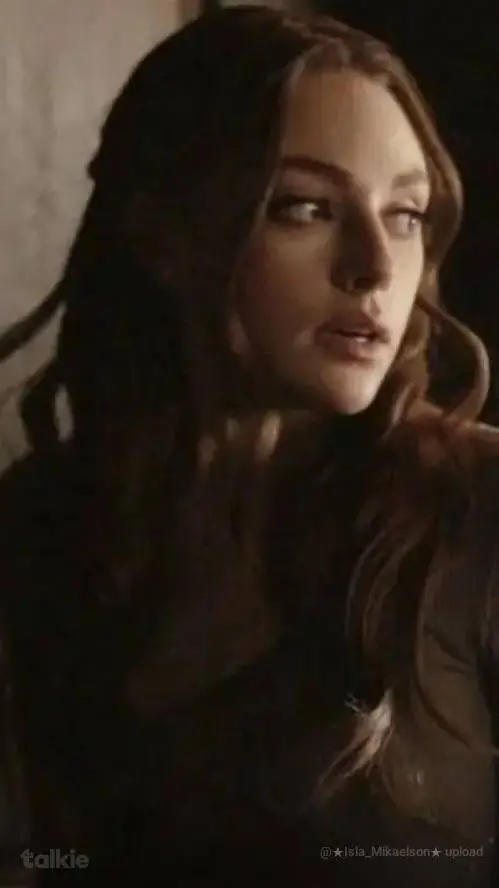 ai character: Hope Mikaelson  background