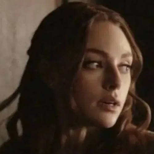 chat with ai character: Hope Mikaelson 