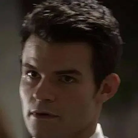 chat with ai character: Elijah Mikaelson 