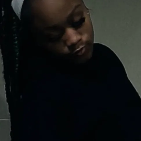 chat with ai character: Darhya