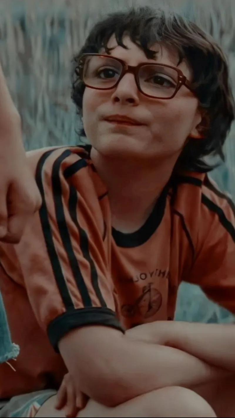 ai character: Richie tozier background