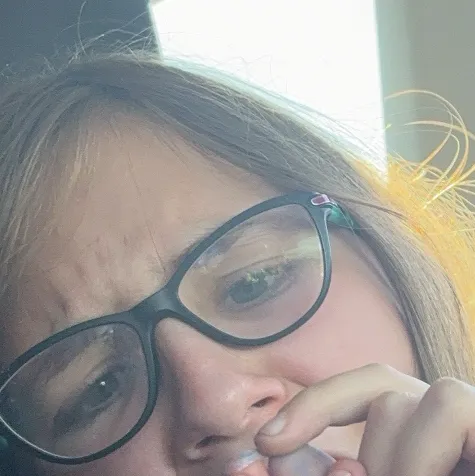 chat with ai character: Zarah mae minor