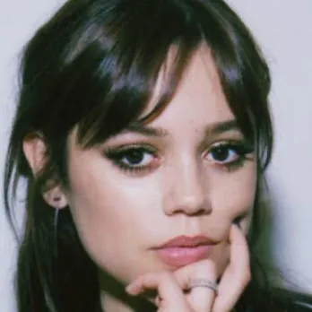 Chat with Jenna Ortega - text or voice, Enjoy AI Chat Free & Safe
