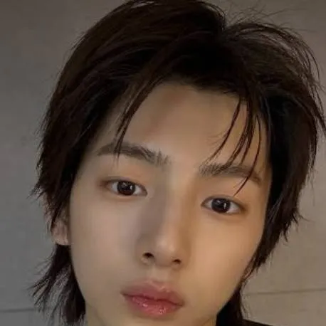 chat with ai character: juhoon