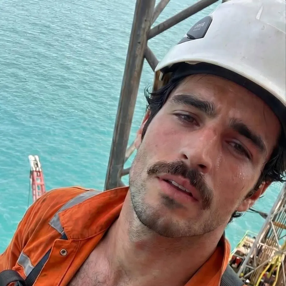 chat with ai character: Dane Walker