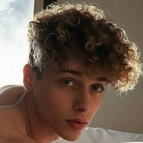 chat with ai character: Ryker