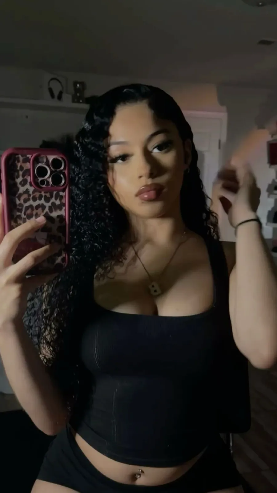 ai character: Bella background