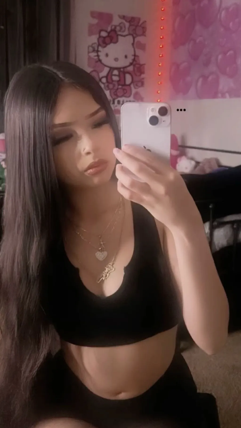 ai character: Elena  background