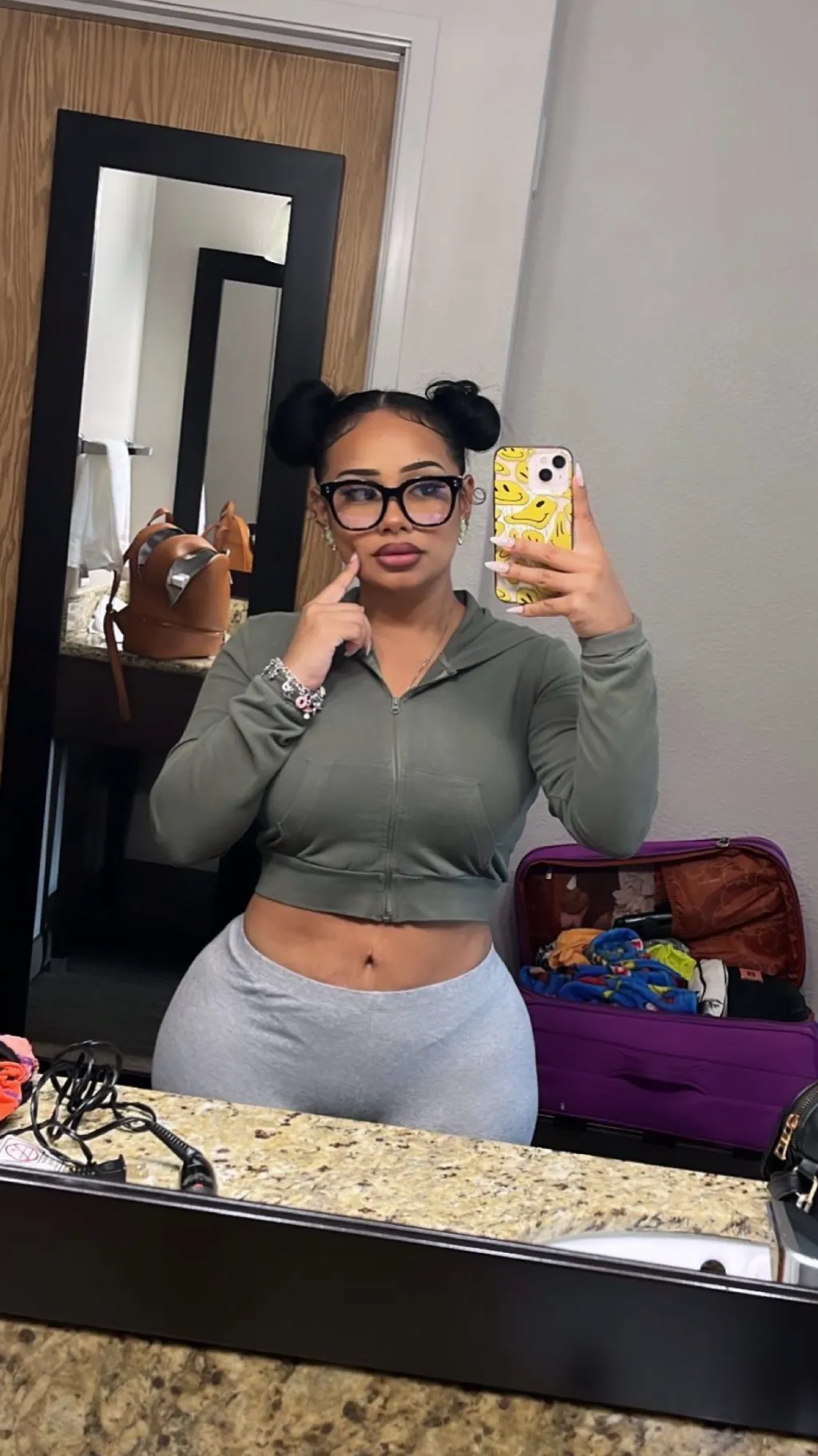 ai character: Nina background