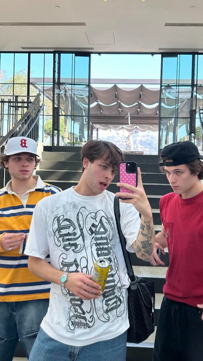 ai character: Sturniolo Triplets background