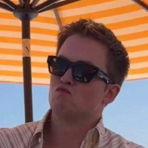 chat with ai character: Kit Connor 