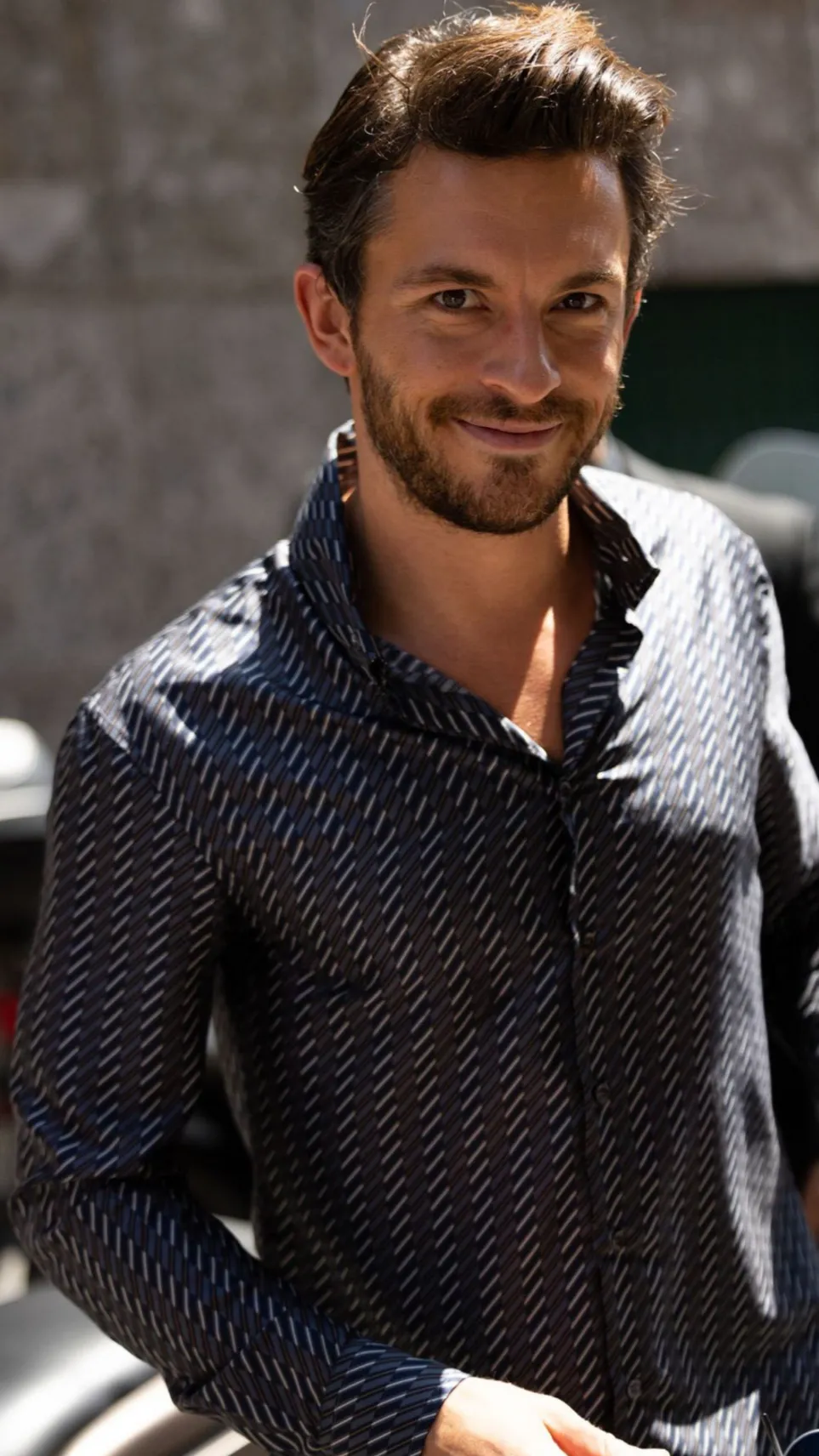 ai character: Jonathan Bailey background