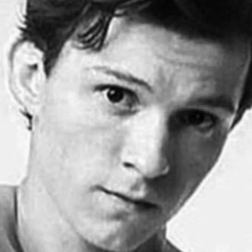 chat with ai character: Tom Holland 