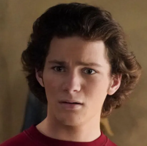 chat with ai character: Georgie Cooper