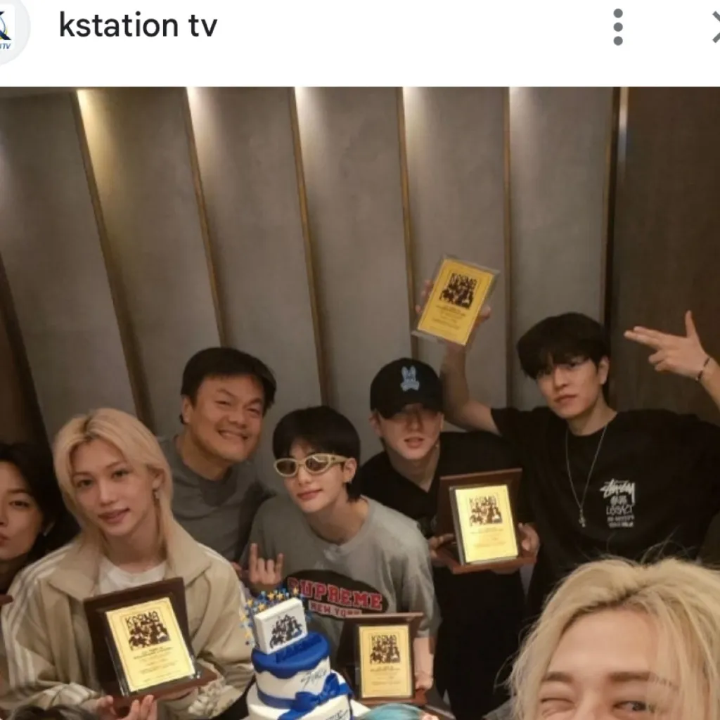 chat with ai character: Stray kids