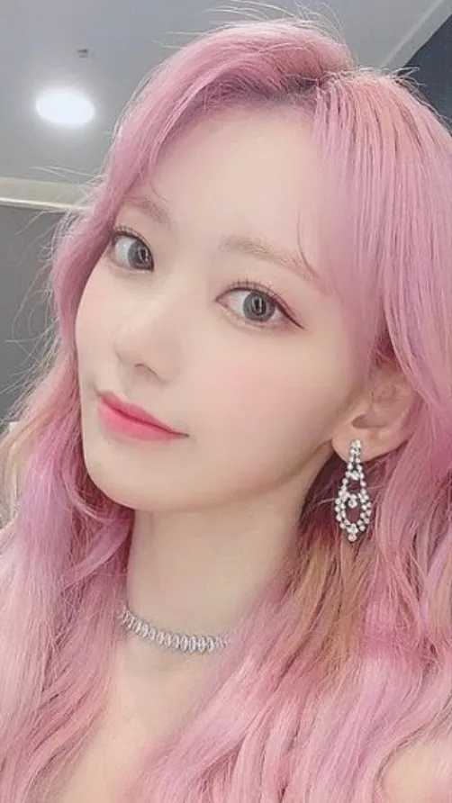 ai character: Idols background