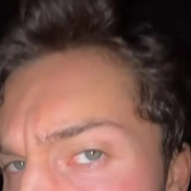 chat with ai character: GUESS EHOS BACK