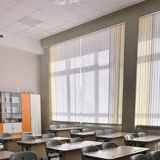 chat with ai character: School au