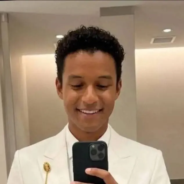 chat with ai character: jaafar jackson 