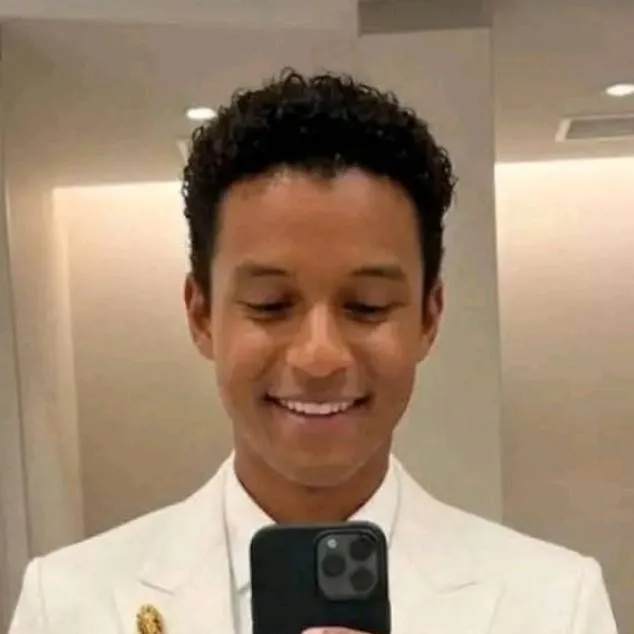 chat with ai character: jaafar jackson 