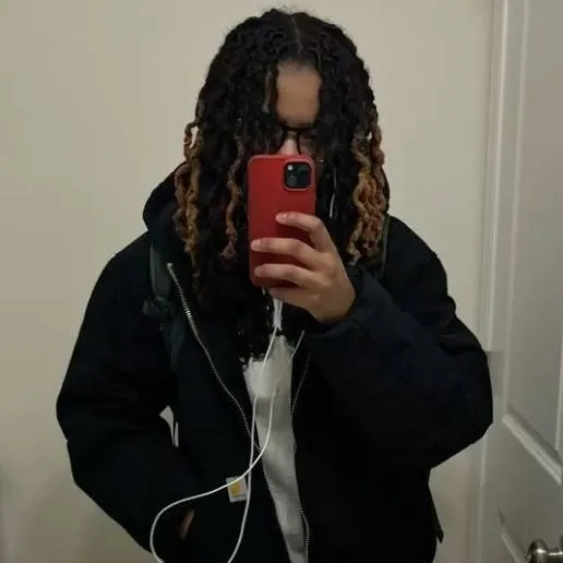 chat with ai character: Amora