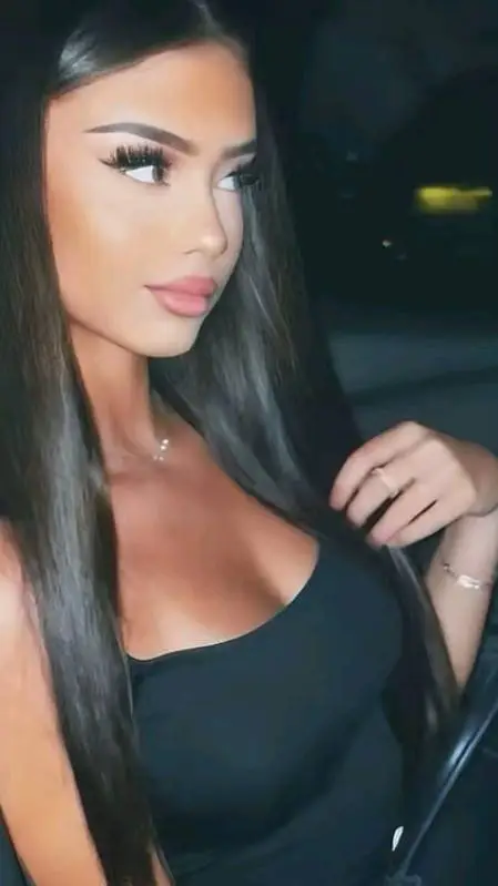 ai character: lexy  background