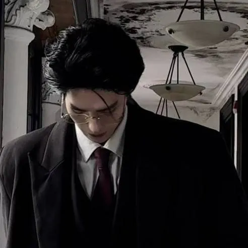 chat with ai character: Cyrus Vinzent