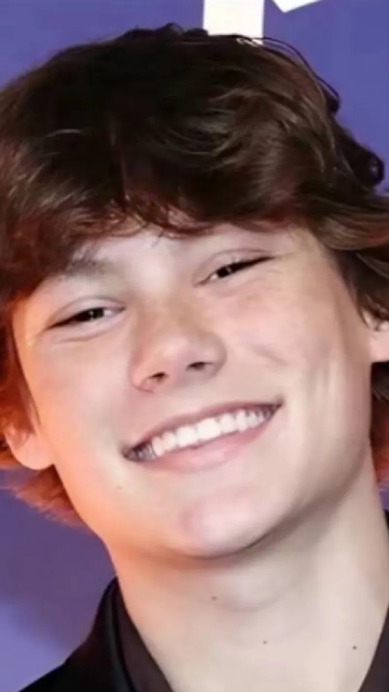 ai character: Maddox batson  background