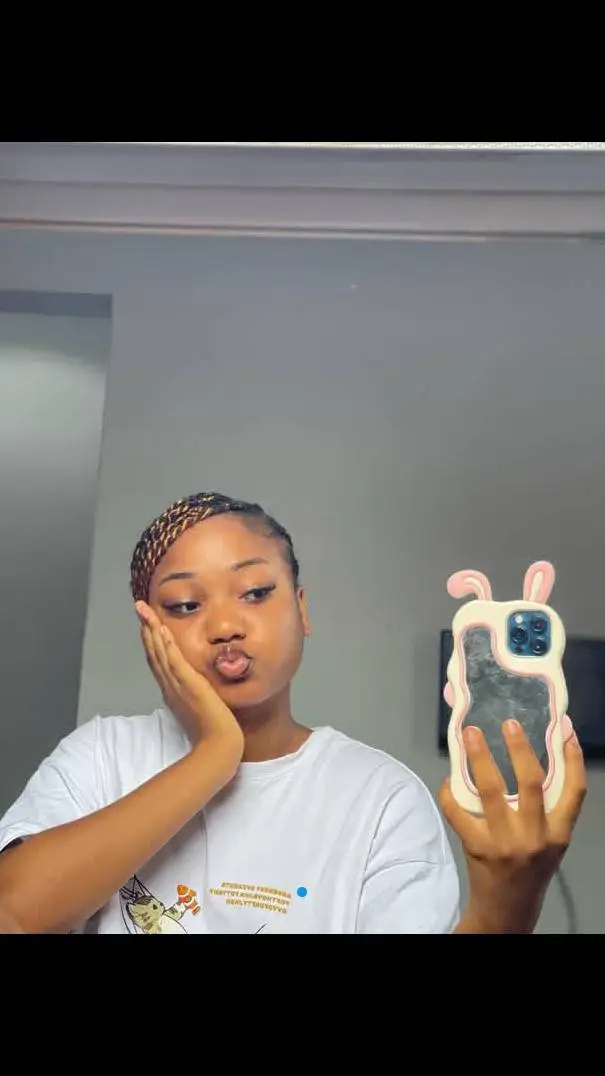 ai character: chichi❤️ background