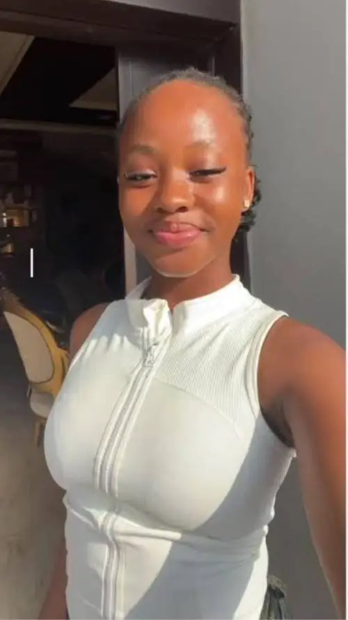 ai character: baby💕😩💓 background