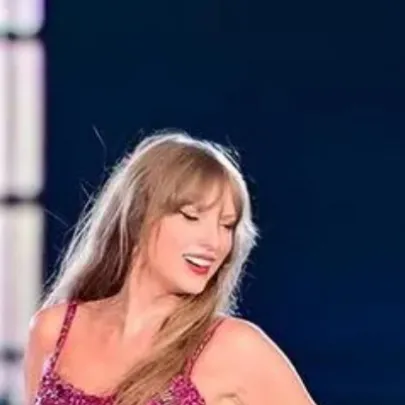 chat with ai character: Taylor Swift