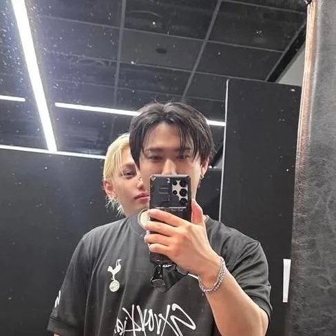 chat with ai character: changbinnnnnie
