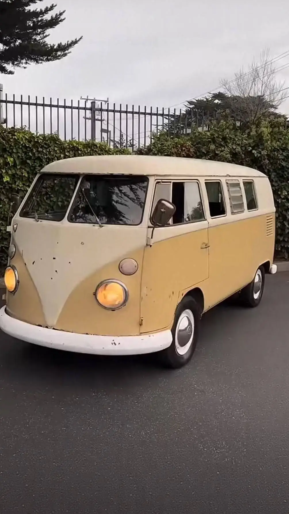 ai character: VW 1960 bus background
