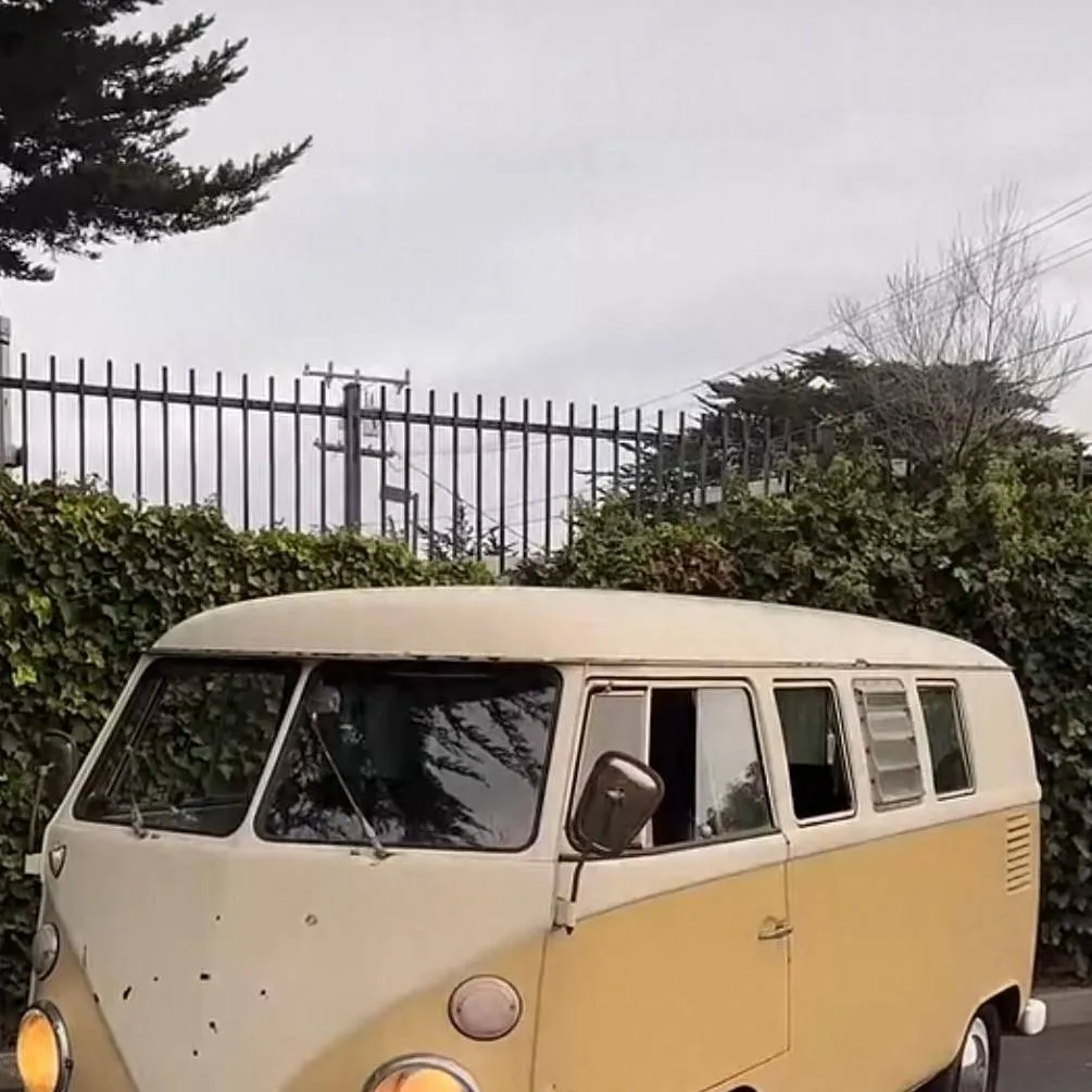 chat with ai character: VW 1960 bus