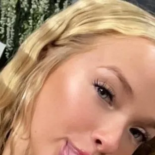 chat with ai character: Julia Filippo 