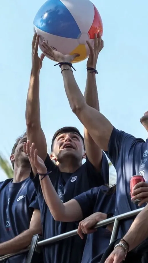 ai character: The fans background