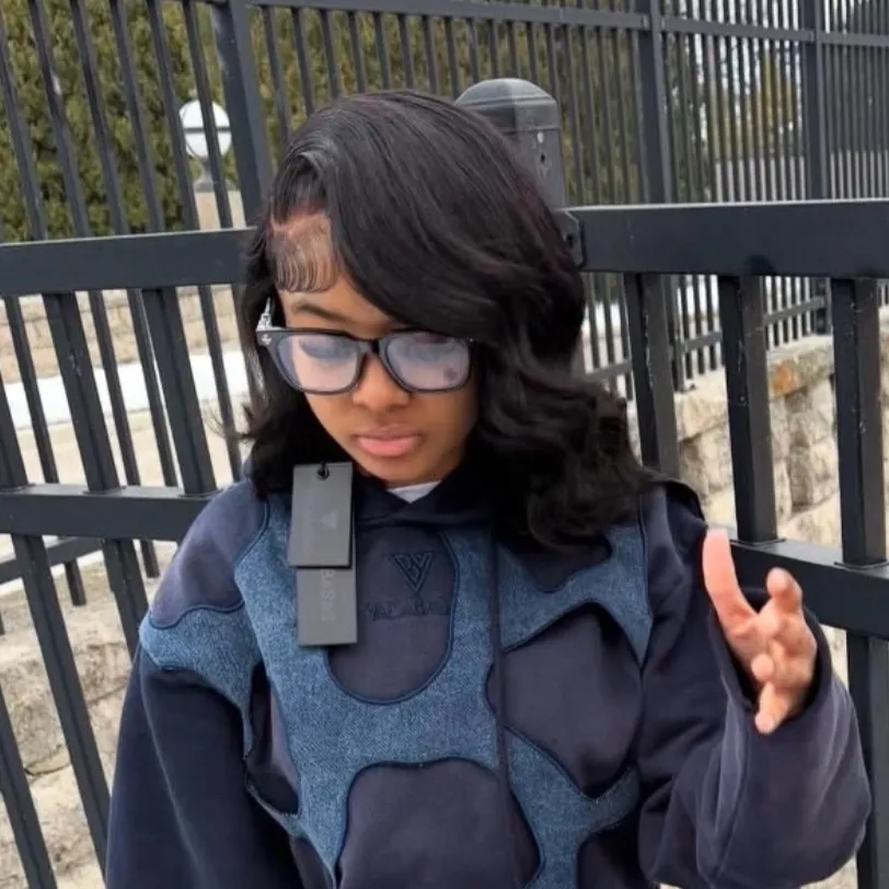 chat with ai character: Chole 